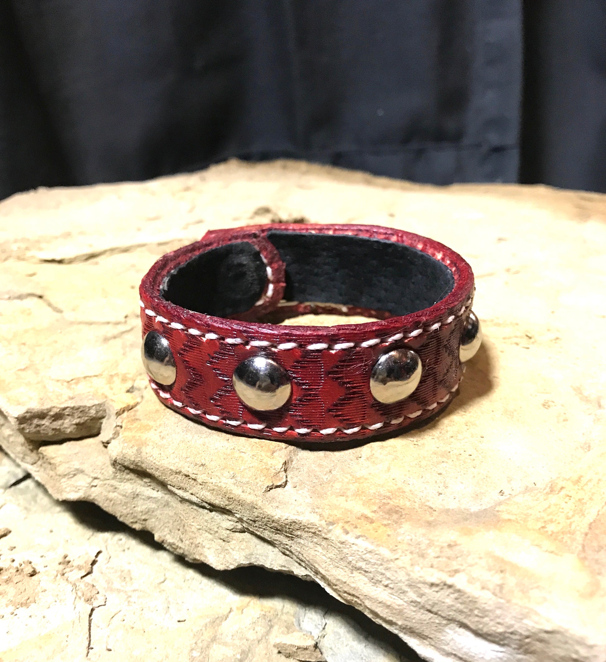 The Metalteer Bracelet red