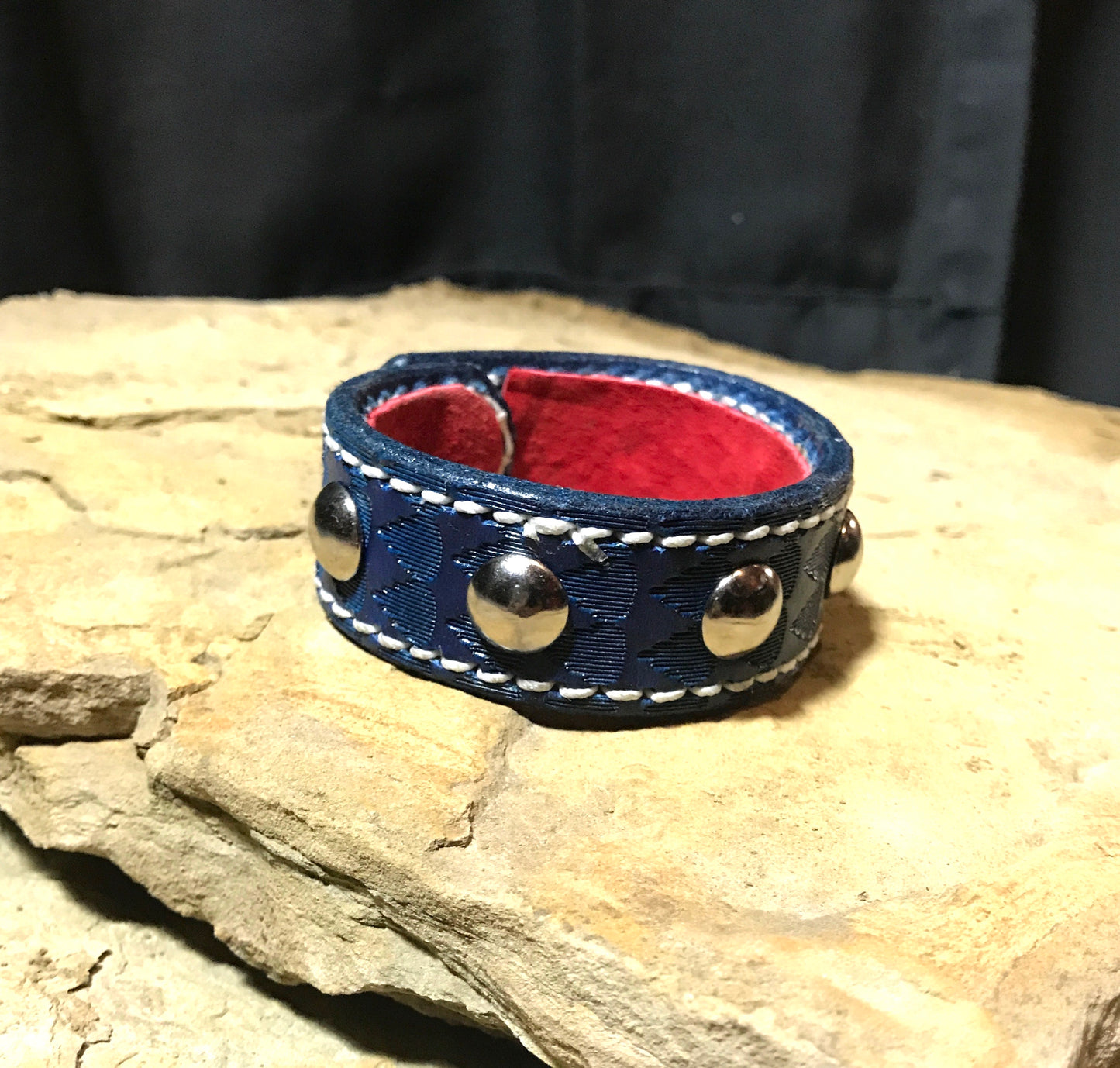 The Metalteer Dark Blue front bracelet